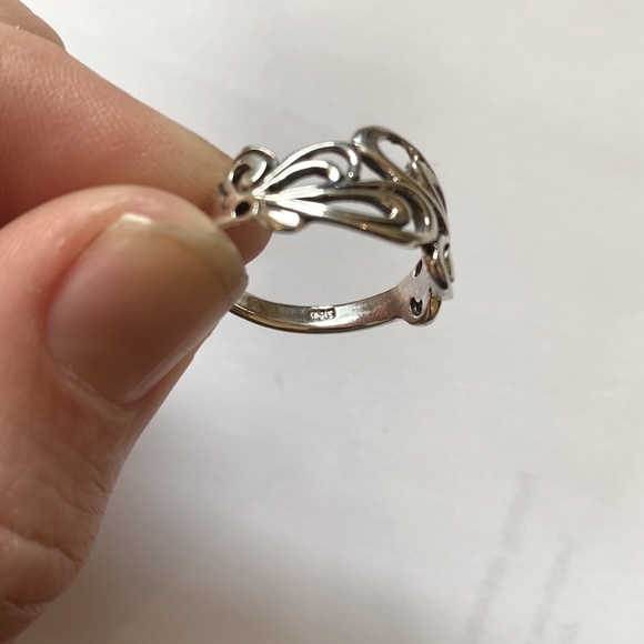 .925 silver ring. NWOT - Picture 3 of 3